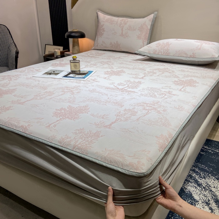 91家纺网 家纺一手货源 找家纺 蝶帕家纺 2025新品A类PE高分子乙纶复合三明治提花冰丝席 林间秘境-粉 床笠