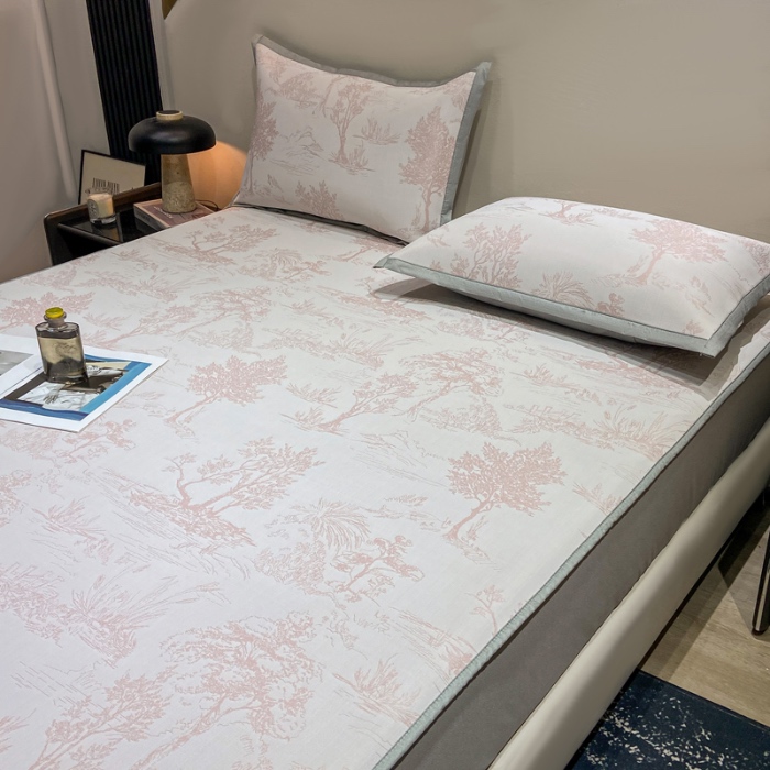 91家纺网 家纺一手货源 找家纺 蝶帕家纺 2025新品A类PE高分子乙纶复合三明治提花冰丝席 林间秘境-粉 床笠