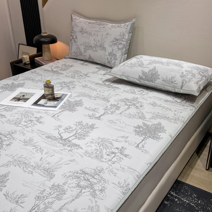 91家纺网 家纺一手货源 找家纺 蝶帕家纺 2025新品A类PE高分子乙纶复合三明治提花冰丝席 林间秘境-灰 床笠