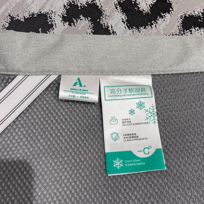 91家纺网 家纺一手货源 找家纺 蝶帕家纺 2025新品A类PE高分子乙纶复合三明治提花冰丝席 豹纹 床席