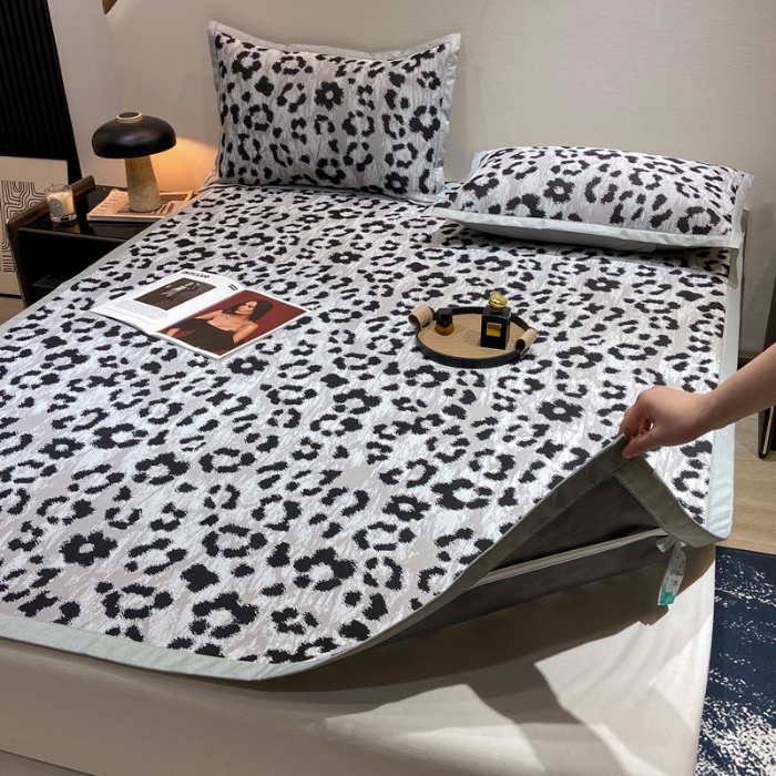 91家纺网 家纺一手货源 找家纺 蝶帕家纺 2025新品A类PE高分子乙纶复合三明治提花冰丝席 豹纹 床席