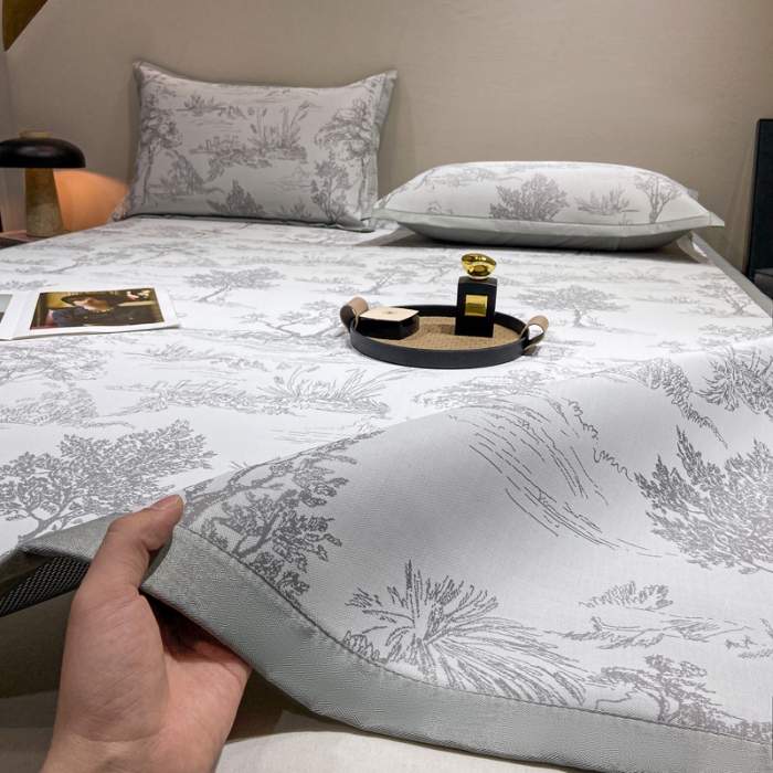 91家纺网 家纺一手货源 找家纺 蝶帕家纺 2025新品A类PE高分子乙纶复合三明治提花冰丝席 林间秘境-灰 床席