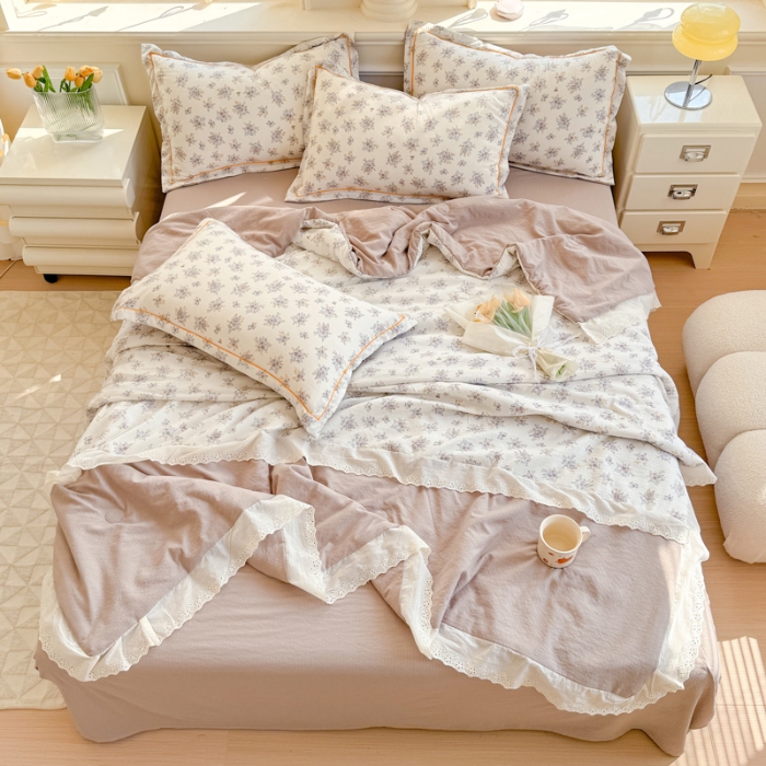 91家纺网 家纺一手货源 找家纺 【苏东来】2025小清新韩版印花蕾丝花边皱皱棉工艺款拼接单夏被四件套韩式赫本碎花荷叶边夏凉被子空调被双人春秋被可水洗 花盏