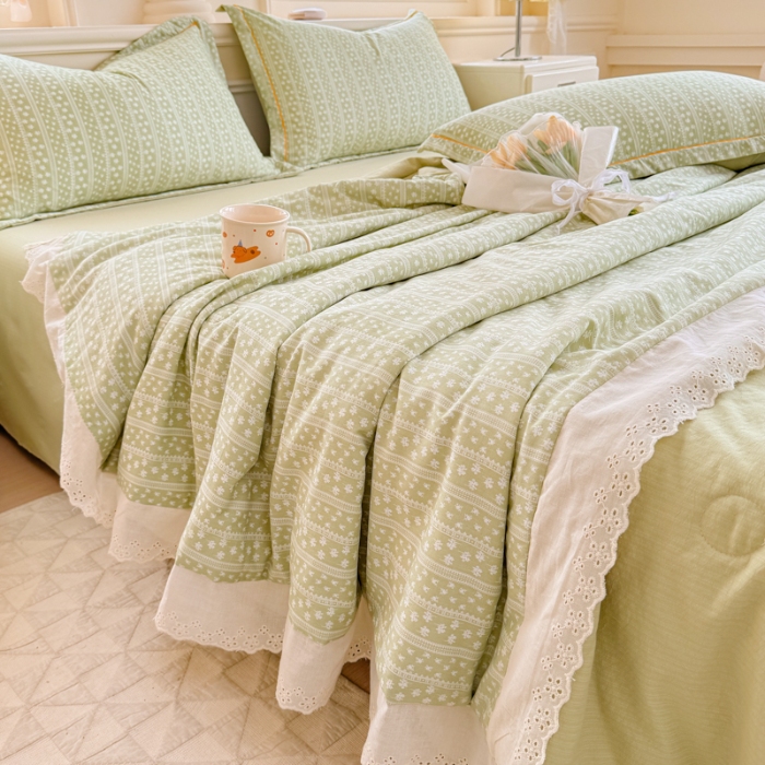 91家纺网 家纺一手货源 找家纺 【苏东来】2025小清新韩版印花蕾丝花边皱皱棉工艺款拼接单夏被四件套韩式赫本碎花荷叶边夏凉被子空调被双人春秋被可水洗 香草