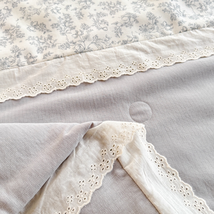 91家纺网 家纺一手货源 找家纺 【苏东来】2025小清新韩版印花蕾丝花边皱皱棉工艺款拼接单夏被四件套韩式赫本碎花荷叶边夏凉被子空调被双人春秋被可水洗 花间渡