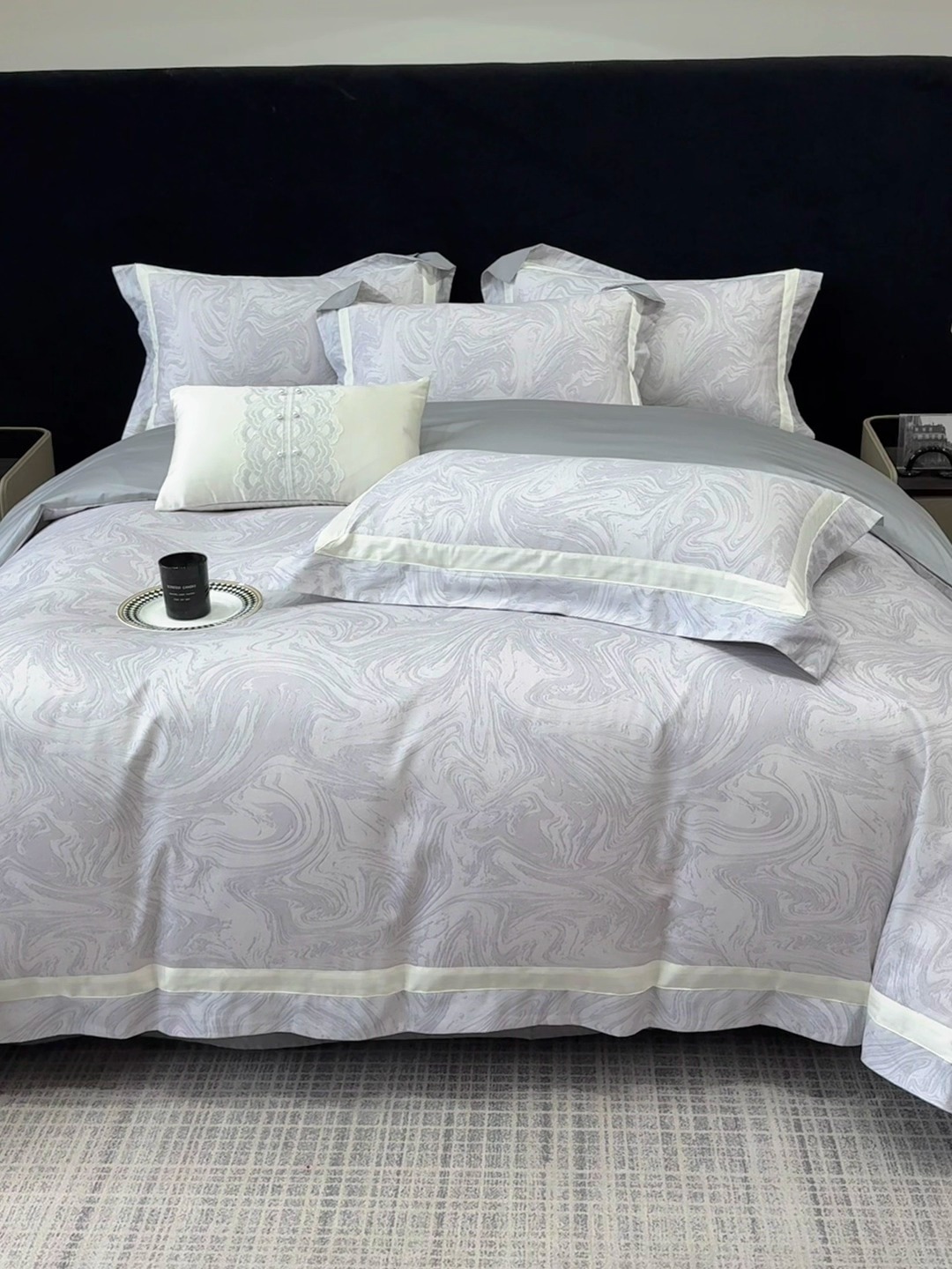 91家纺网 家纺一手货源 找家纺 春夏新品50*50S贡缎长绒棉活性数码印花四件套纯棉床单床笠高档礼盒装 银灰-铂金时代-贡缎长绒