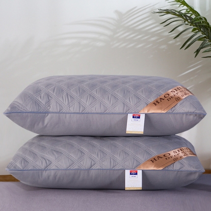 91家纺网 家纺一手货源 找家纺 （总）兴丝露枕芯 亲肤绗缝三线格枕芯 羽丝枕 舒适枕 中高枕 成人枕头 宿舍枕芯