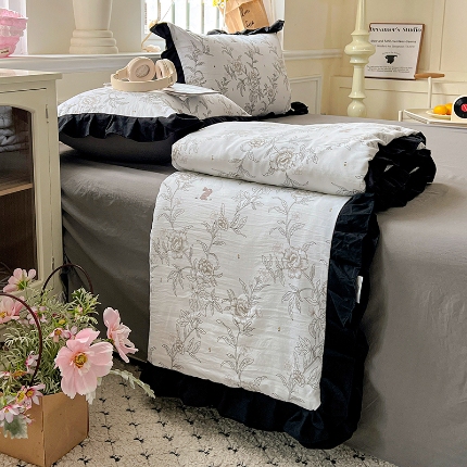 91家纺网 家纺一手货源 找家纺 （总）鑫利来家纺 2025爆款法式赫本风水洗棉韩版荷叶花边云朵棉夏被夏凉被空调被四件套直播爆款