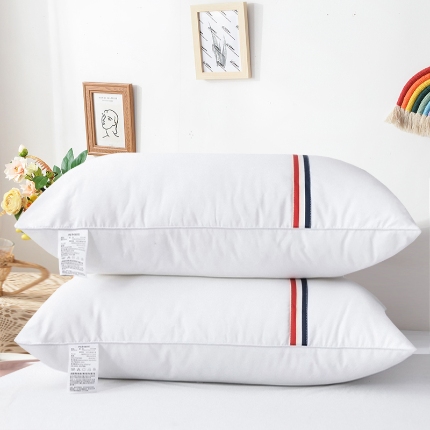 91家纺网 家纺一手货源 找家纺 兴丝露枕芯 英伦风全棉彩条羽丝枕 羽丝绒枕芯 枕头 枕芯 全棉酒店枕 单人枕 全棉枕芯