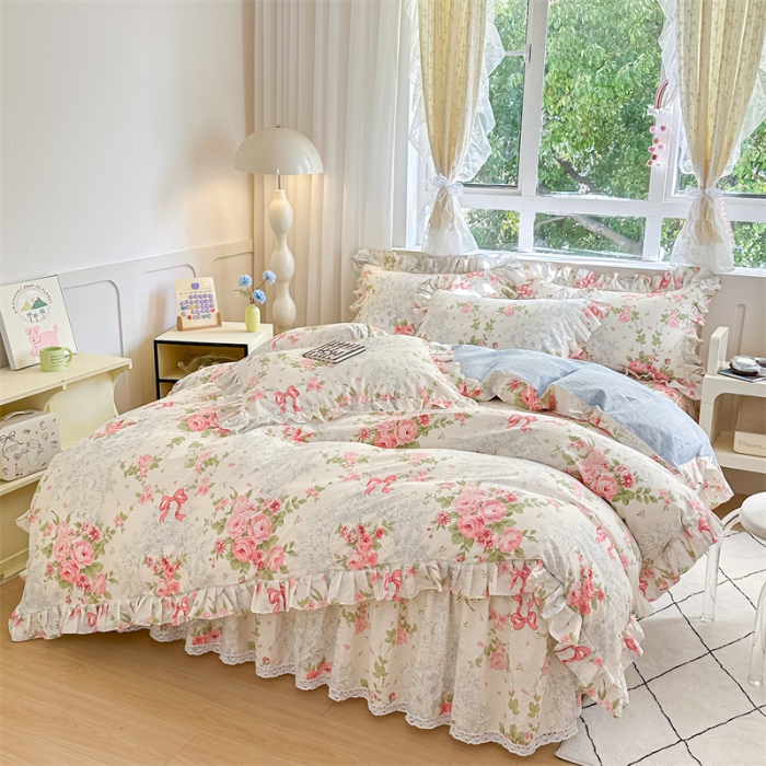 91家纺网 家纺一手货源 找家纺 忘忧草 2025新款全棉夹棉印花床裙四件套纯棉 柏林花涧