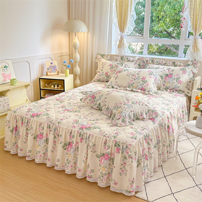 91家纺网 家纺一手货源 找家纺 忘忧草 2025新款全棉夹棉印花床裙四件套纯棉 可妮露