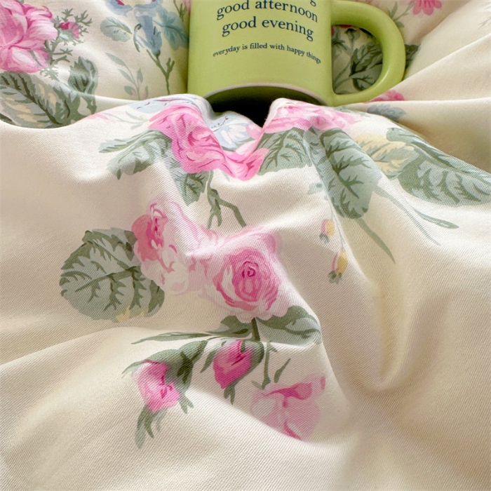 91家纺网 家纺一手货源 找家纺 忘忧草 2025新款全棉夹棉印花床裙四件套纯棉 可妮露