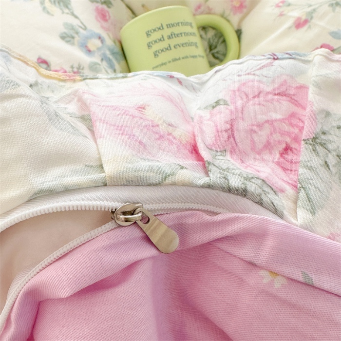 91家纺网 家纺一手货源 找家纺 忘忧草 2025新款全棉夹棉印花床裙四件套纯棉 可妮露