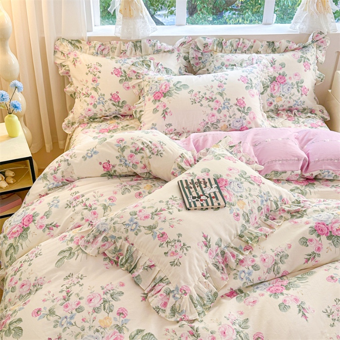 91家纺网 家纺一手货源 找家纺 忘忧草 2025新款全棉夹棉印花床裙四件套纯棉 可妮露