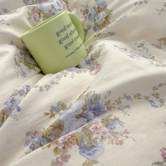 91家纺网 家纺一手货源 找家纺 忘忧草 2025新款全棉夹棉印花床裙四件套纯棉 云溪之境