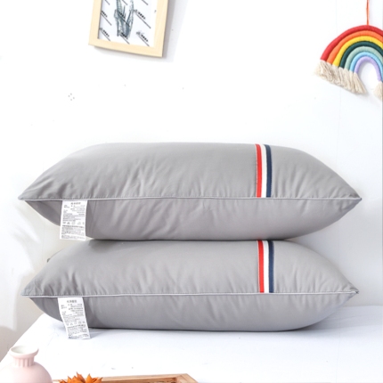 91家纺网 家纺一手货源 找家纺 兴丝露枕芯 英伦风全棉彩条羽丝枕 羽丝绒枕芯 枕头 枕芯 全棉酒店枕 单人枕 全棉枕芯