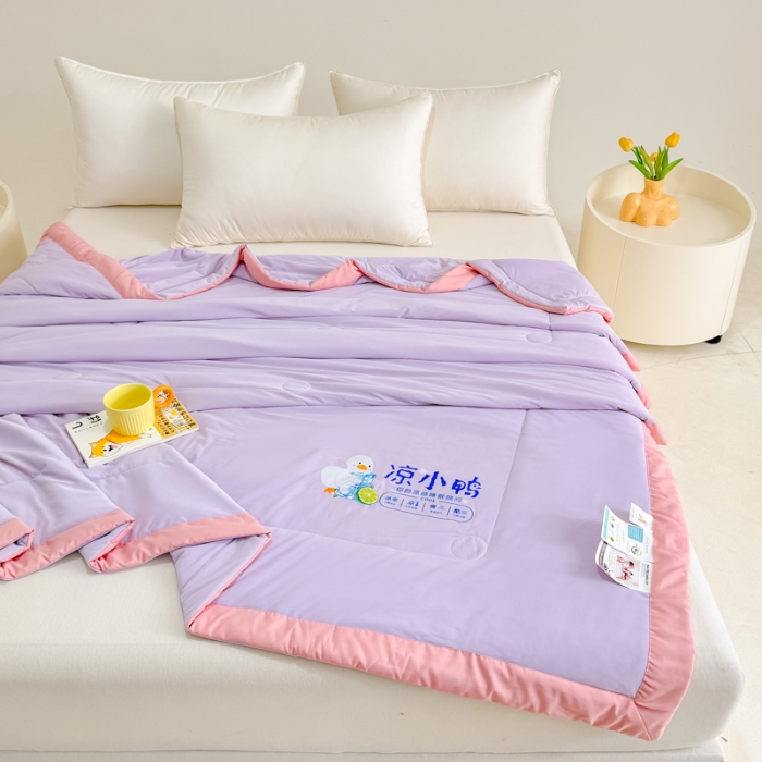 91家纺网 家纺一手货源 找家纺 【苏东来】2025年夏季高端真锦氨凉感夏被纯色空调被单双人夏被春秋被子冰丝夏被被芯直播爆款 凉小鸭紫