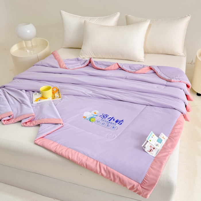 91家纺网 家纺一手货源 找家纺 【苏东来】2025年夏季高端真锦氨凉感夏被纯色空调被单双人夏被春秋被子冰丝夏被被芯直播爆款 凉小鸭紫