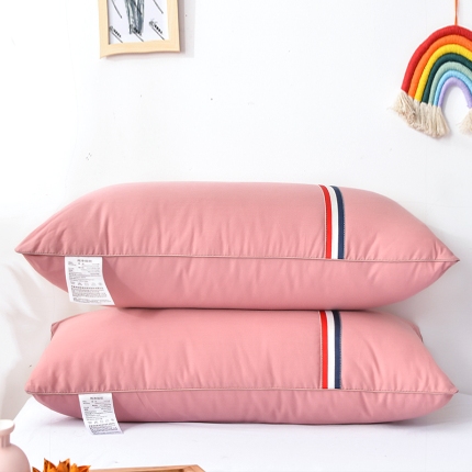 91家纺网 家纺一手货源 找家纺 兴丝露枕芯 英伦风全棉彩条羽丝枕 羽丝绒枕芯 枕头 枕芯 全棉酒店枕 单人枕 全棉枕芯