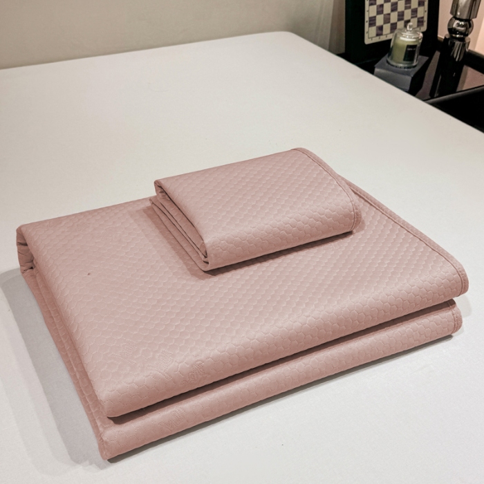 91家纺网 家纺一手货源 找家纺 春寻家纺 2025新款凉豆豆凉席冰丝席 粉玉色