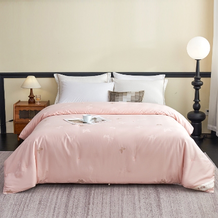 91家纺网 家纺一手货源 找家纺 蝴桐家纺 全棉剪花蚕丝被 保真桑蚕丝被 夏凉被 空调被 春秋被 冬被 婚庆被子