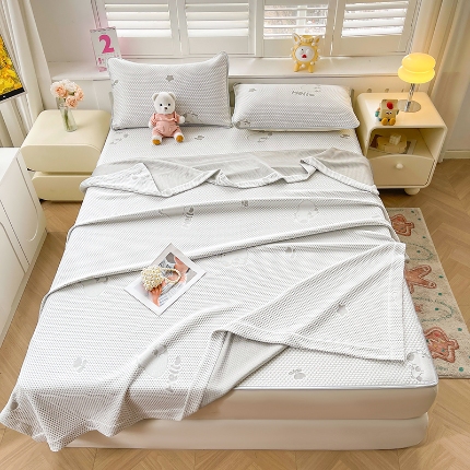 91家纺网 家纺一手货源 找家纺 湘之帛 2025新款冰豆豆凉席四件套 卡皮巴拉-浅灰