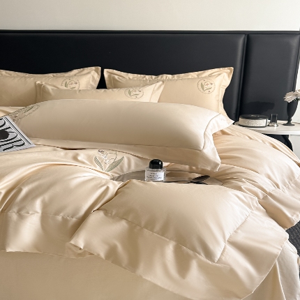 91家纺网 家纺一手货源 找家纺 （总）（控价）2025新款 专版花型 高克重A类 全棉长绒棉满屏重工刺绣四件套-铃兰物语