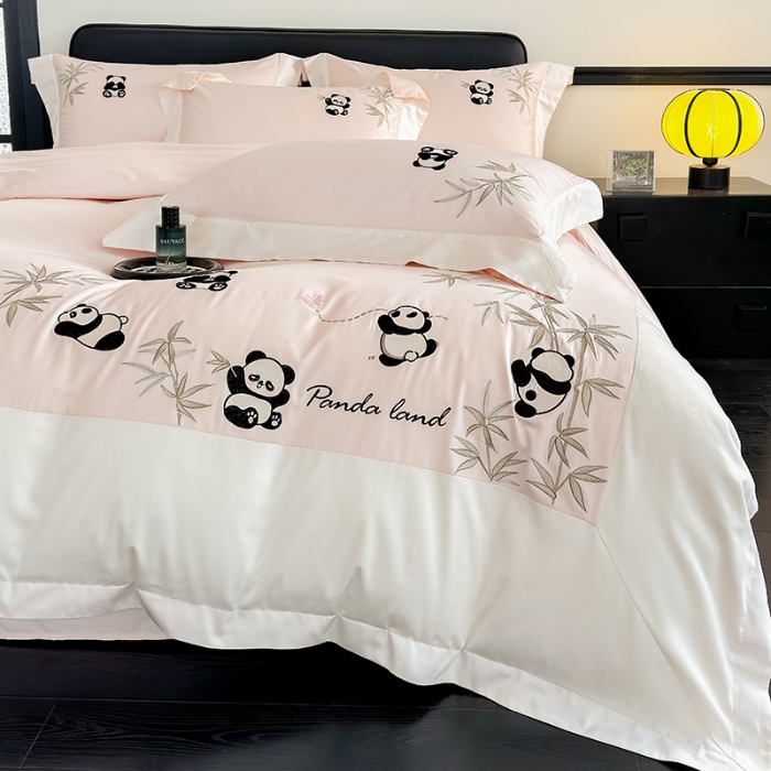 91家纺网 家纺一手货源 找家纺 春夏新品50*50S贡缎长绒棉刺绣四件套纯棉床单床笠高档礼盒装 桃花粉-熊猫乐园-贡缎长绒棉