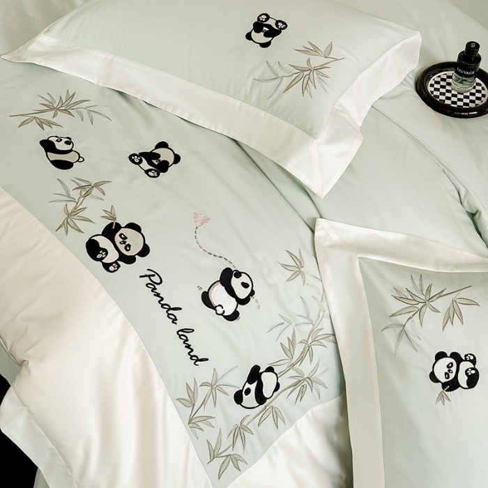 91家纺网 家纺一手货源 找家纺 春夏新品50*50S贡缎长绒棉刺绣四件套纯棉床单床笠高档礼盒装 清新绿-熊猫乐园-贡缎长绒棉