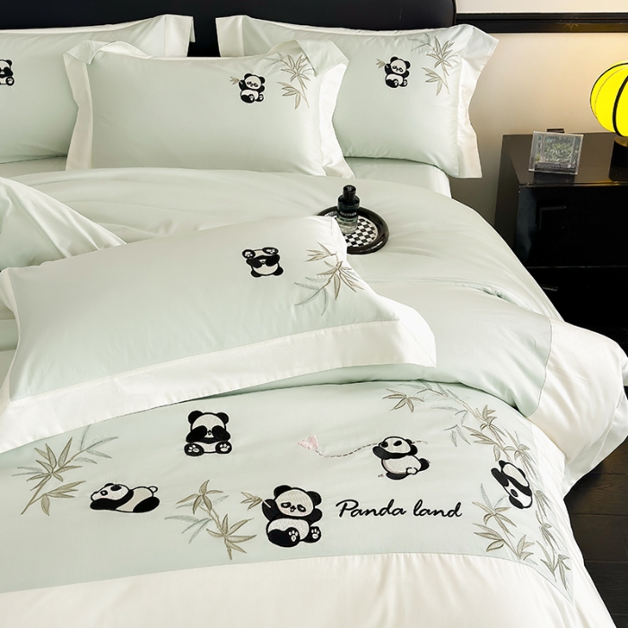 91家纺网 家纺一手货源 找家纺 春夏新品50*50S贡缎长绒棉刺绣四件套纯棉床单床笠高档礼盒装 清新绿-熊猫乐园-贡缎长绒棉