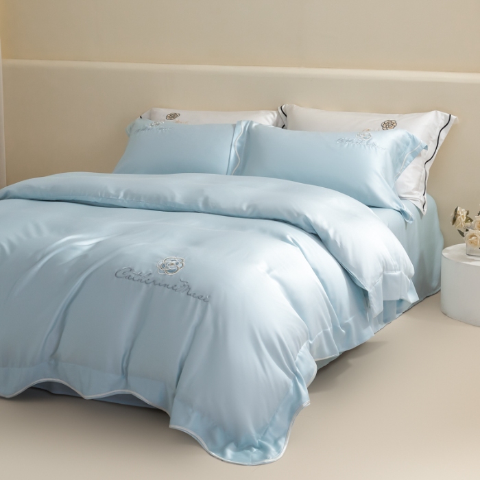 91家纺网 家纺一手货源 找家纺 春夏新品超细旦冷凝刺绣四件套100%莱赛尔高档礼盒装 冰川蓝-赫本-超细旦