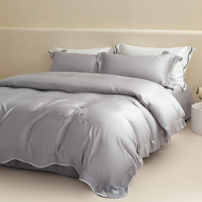 91家纺网 家纺一手货源 找家纺 春夏新品超细旦冷凝刺绣四件套100%莱赛尔高档礼盒装 烟灰-赫本-超细旦