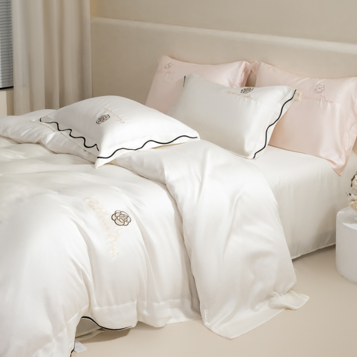 91家纺网 家纺一手货源 找家纺 春夏新品超细旦冷凝刺绣四件套100%莱赛尔高档礼盒装 奶油白-赫本-超细旦