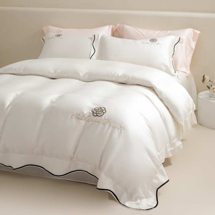 91家纺网 家纺一手货源 找家纺 春夏新品超细旦冷凝刺绣四件套100%莱赛尔高档礼盒装 奶油白-赫本-超细旦