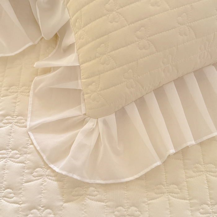 91家纺网 家纺一手货源 找家纺 漫布云家纺2025春夏新品韩版甜美公主风超柔水洗棉床盖四件套刺绣针织棉双层纱纯棉棉麻全棉少女心夹棉床裙款夏被款床盖四件套 幻蝶—奶油白