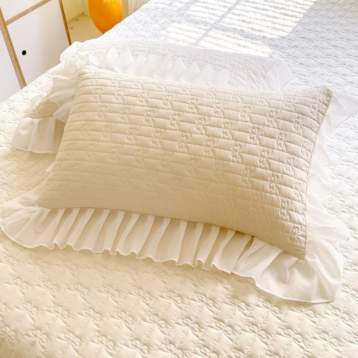 91家纺网 家纺一手货源 找家纺 漫布云家纺2025春夏新品韩版甜美公主风超柔水洗棉床盖四件套刺绣针织棉双层纱纯棉棉麻全棉少女心夹棉床裙款夏被款床盖四件套 幻蝶—奶油白