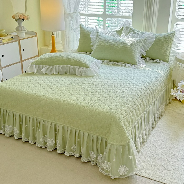 91家纺网 家纺一手货源 找家纺 漫布云家纺2025春夏新品韩版甜美公主风超柔水洗棉床盖四件套刺绣针织棉双层纱纯棉棉麻全棉少女心夹棉床裙款夏被款床盖四件套  幻蝶-嫩芽绿 