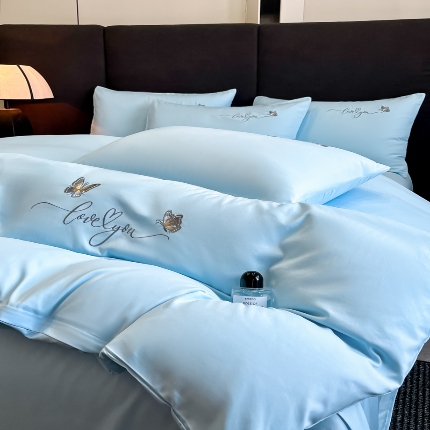 91家纺网 家纺一手货源 找家纺 （总）2025新款 专版花型 A类 精工刺绣款高克重云朵亲肤棉四件套--蝶舞 