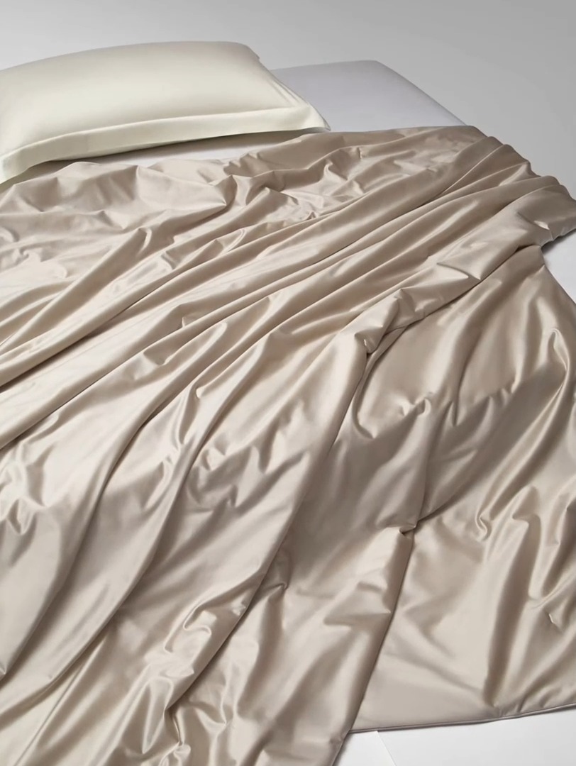 91家纺网 家纺一手货源 找家纺 【2025】锦氨蚕丝夏凉被可水洗可烘干 严格控价请参照执行否则不予供货 灰色