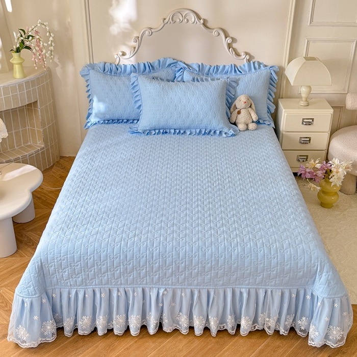 91家纺网 家纺一手货源 找家纺 苏米娜家纺2025春夏新品韩版甜美公主风超柔水洗棉床盖四件套刺绣针织棉双层纱纯棉棉麻全棉少女心夹棉床裙款夏被款床盖 花夕-婴儿蓝