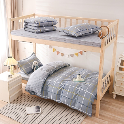 91家纺网 家纺一手货源 找家纺 （总）鑫宇 2025新款全棉13372学生宿舍印花三件套上下铺六件套