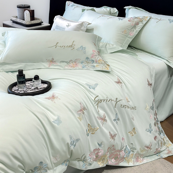 91家纺网 家纺一手货源 找家纺 春夏新品50*50S贡缎长绒棉刺绣四件套纯棉床单床笠高档礼盒装 清新绿-蝶屿梦境-贡缎长绒棉