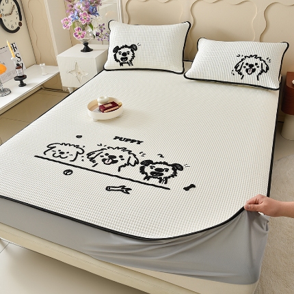 91家纺网 家纺一手货源 找家纺 （总）炫拼  2025新款A类凉豆豆华夫格卡通绣花床笠款三件套