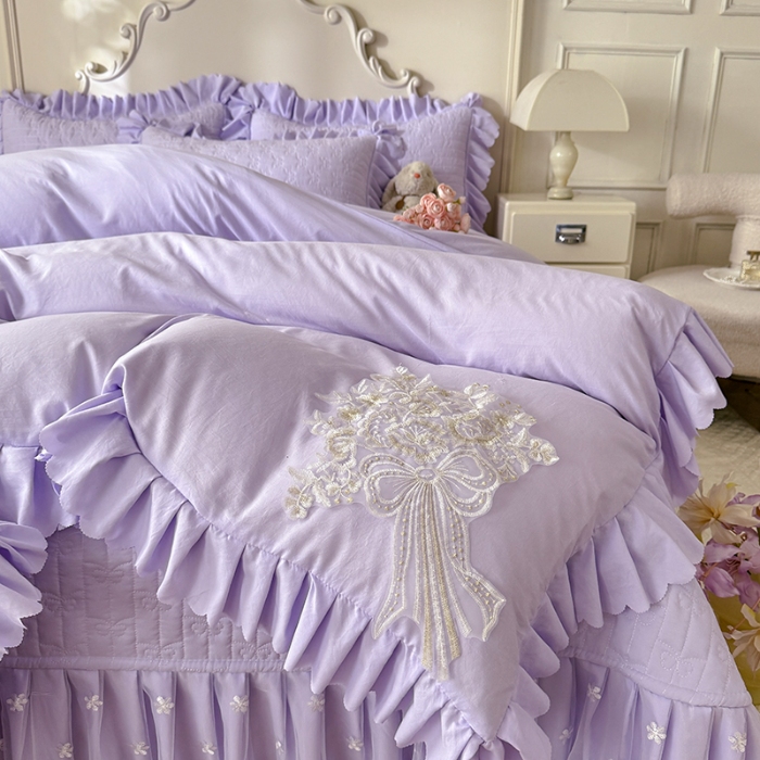 91家纺网 家纺一手货源 找家纺 苏米娜家纺2025春夏新品韩版甜美公主风超柔水洗棉床盖四件套刺绣针织棉双层纱纯棉棉麻全棉少女心夹棉床裙款夏被款床盖 花夕-梦幻紫