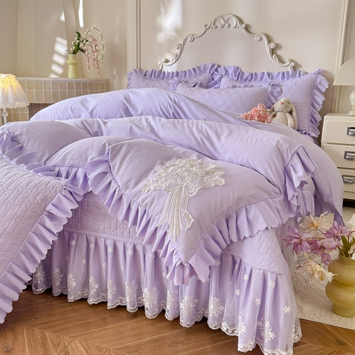 91家纺网 家纺一手货源 找家纺 苏米娜家纺2025春夏新品韩版甜美公主风超柔水洗棉床盖四件套刺绣针织棉双层纱纯棉棉麻全棉少女心夹棉床裙款夏被款床盖 花夕-梦幻紫