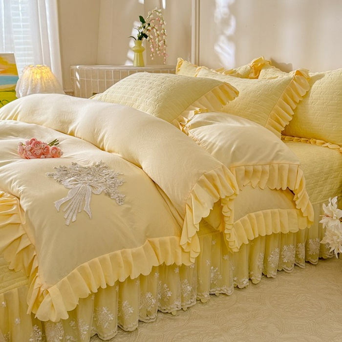 91家纺网 家纺一手货源 找家纺 苏米娜家纺2025春夏新品韩版甜美公主风超柔水洗棉床盖四件套刺绣针织棉双层纱纯棉棉麻全棉少女心夹棉床裙款夏被款床盖  花夕-柠檬黄 