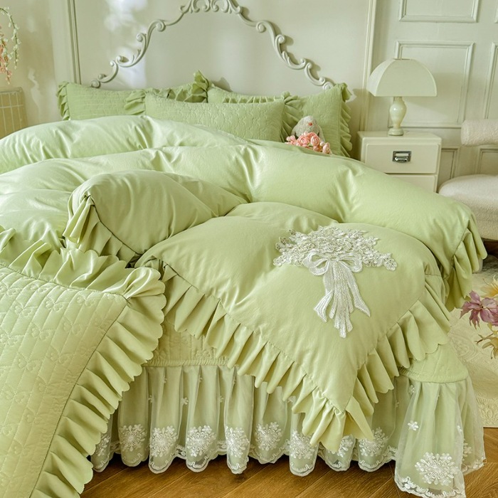 91家纺网 家纺一手货源 找家纺 苏米娜家纺2025春夏新品韩版甜美公主风超柔水洗棉床盖四件套刺绣针织棉双层纱纯棉棉麻全棉少女心夹棉床裙款夏被款床盖 花夕-嫩芽绿 