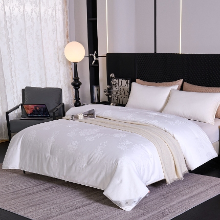 91家纺网 家纺一手货源 找家纺 热销桑蚕丝被 蝴桐家纺 全棉提花桑蚕丝被 保真桑蚕丝被 超柔天然夏凉被 空调被 春秋被 加厚冬被 婚庆被芯 四季被