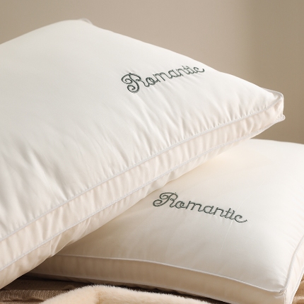 91家纺网 家纺一手货源 找家纺 （总）2025新款 全棉罗曼蒂克奢享酒店枕 刺绣五星酒店枕头枕芯