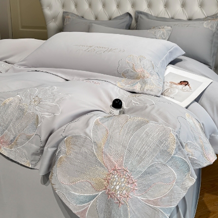 91家纺网 家纺一手货源 找家纺 （总）新方向 2025新款天丝重工刺绣大宽边工艺四件套-时光  直播首选（纸盒包装）